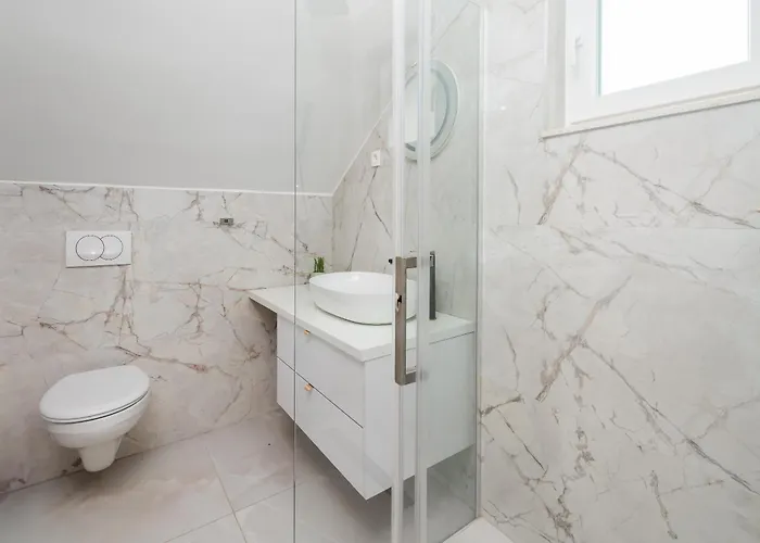 Emerald Eco * Novo Selo (Brac)
